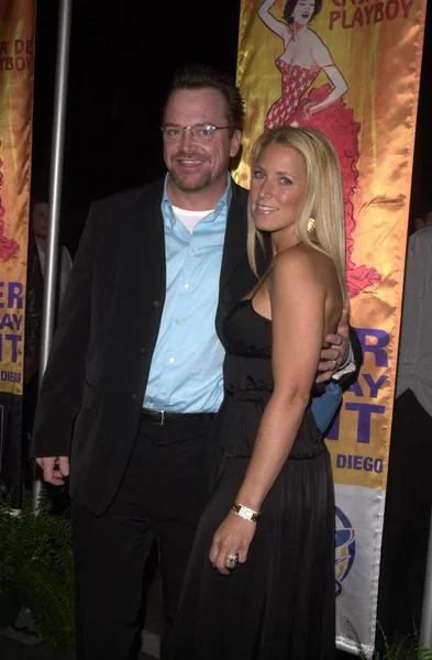 Tom Arnold and Wife Shelby — Stock Photo, Image