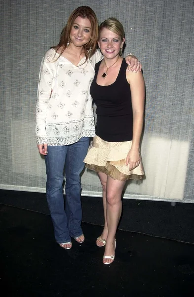 Alyson Hannigan y Melissa Joan Hart —  Fotos de Stock