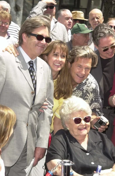 Beau Bridges, Jeff Bridges y su madre Dottie Bridges —  Fotos de Stock