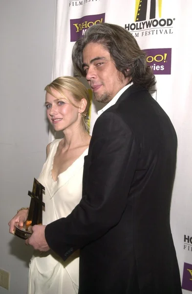 Naomi Watts et Benecio Del Toro — Photo