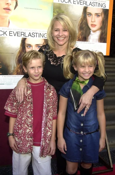 Cayden Boyd, irmã Jenna Boyd e mãe Debbie — Fotografia de Stock
