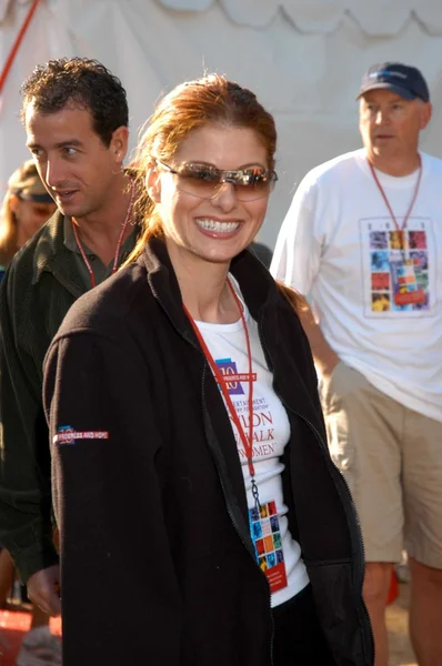 Debra Messing — Stok fotoğraf