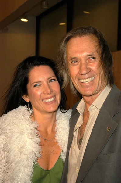 David Carradine y Annie Bierman —  Fotos de Stock