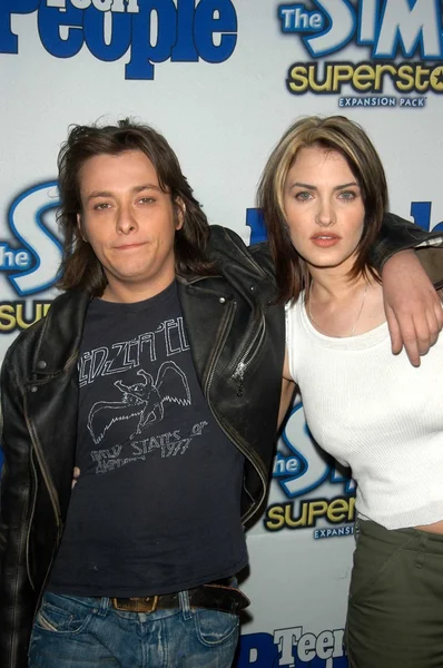 Edward Furlong and girlfriend Liz Levy — Stock Photo, Image