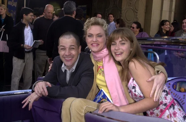 Caitlin Wachs and French Stewart and Elaine Hendrix — Stock Photo, Image
