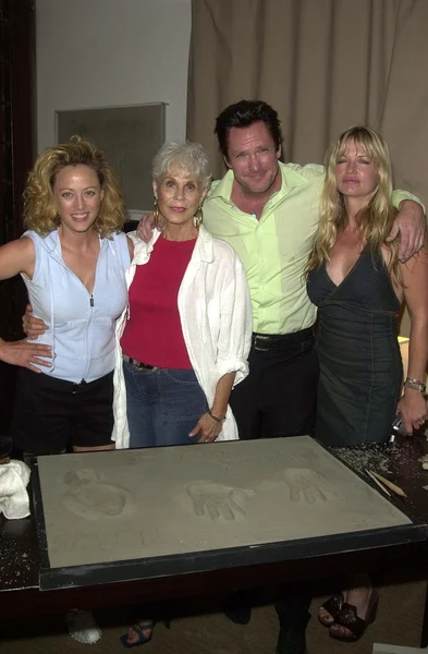 Virginia Madsen, mamá Elaine, Michael Madsen y De Anna Morgan —  Fotos de Stock
