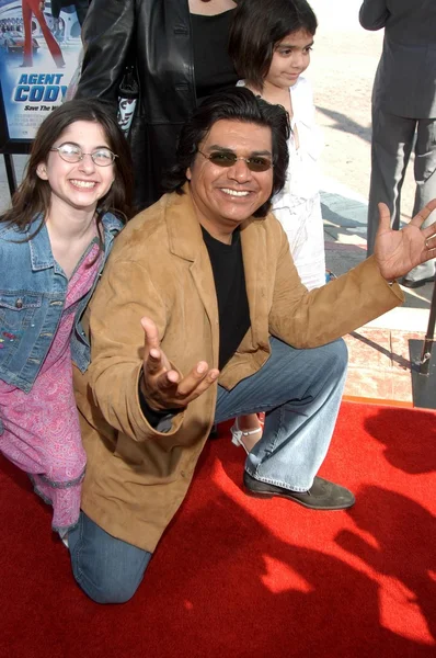 George Lopez and family — Stock Photo, Image