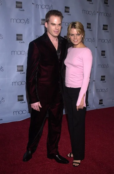 Michael C. Hall e la moglie Amy Spanger — Foto Stock