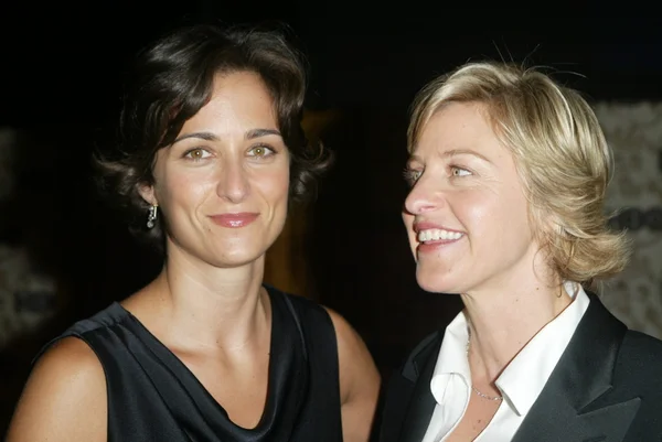 Ellen DeGeneres and girlfiend Alexandra Hedison — Stock Photo, Image