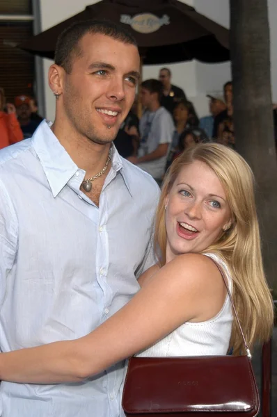 Melissa Joan Hart y Mark Wilkerson — Foto de Stock