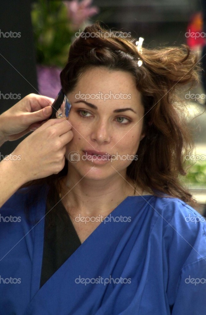 Female or Women Celebrity Hairstyles: Kristin Minter