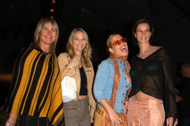 Sarah wynter, anatacia ve rachel griffiths