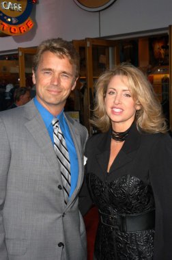 John schneider ve eşi elly