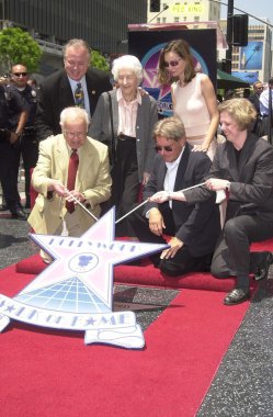 Harrison Ford'un yıldızdır örtüsünü açmak