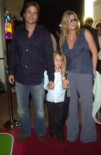 Rob Lowe, wife Sheryl Berkoff and son — Stock Photo, Image