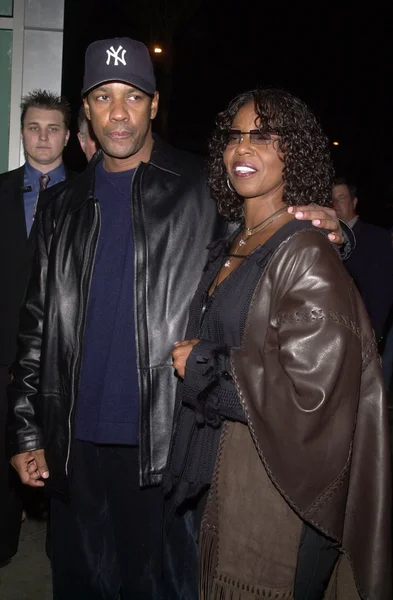 Denzel washington und ehefrau pauletta washington — Stockfoto