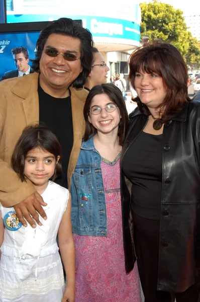 George Lopez et sa famille — Photo