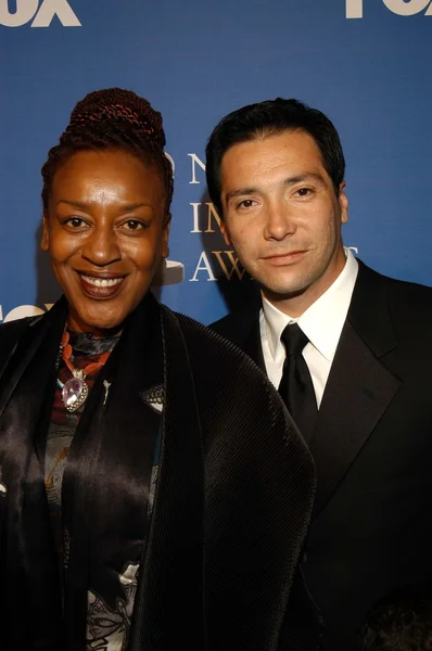 Benito Martinez and CCH Pounder — Stock Photo, Image