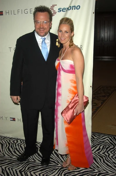 Tom Arnold y su esposa Shelby —  Fotos de Stock