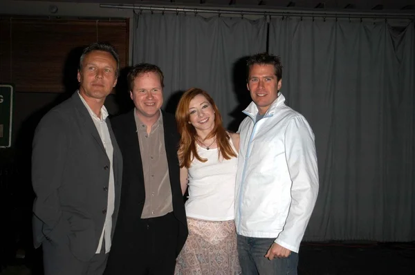 Anthony Head, Joss Whedon, Alyson Hannigan y Alexis Denisof — Foto de Stock