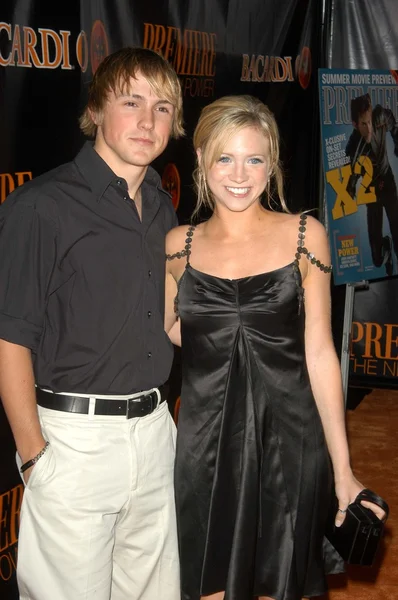 Kyle Searles e Brittany Snow — Foto Stock