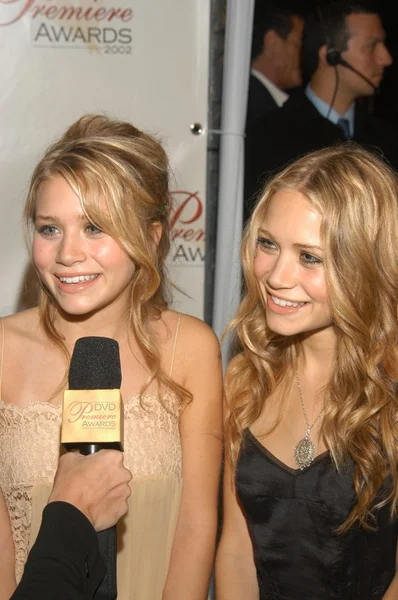 Mary-Kate y Ashley Olsen — Foto de Stock