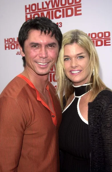 Lou Diamond Phillips and wife Kelly — Stock Photo, Image