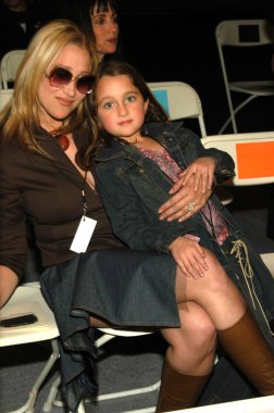 Jennifer blanc ve Tanrı'nın kızı sierra