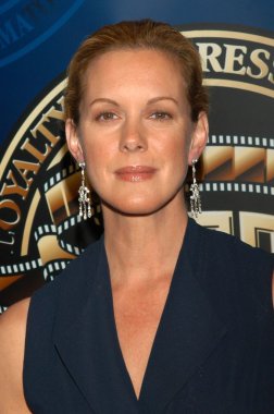 Elizabeth Perkins