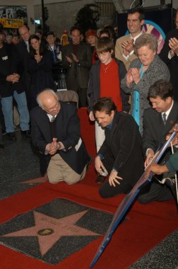 Star örtüsünü açmak