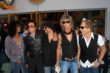 Kaynak eğik çizgi, scott weiland, dave kushner, duff mckagan ve matt sorum