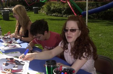 Kaley cuoco ve martin spanjers ve amy davidson