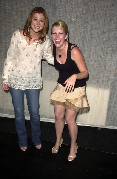 Alyson hannigan i melissa joan hart — Zdjęcie stockowe