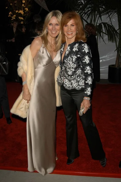 Alana Stewart and Stephanie Powers — Stock Photo, Image