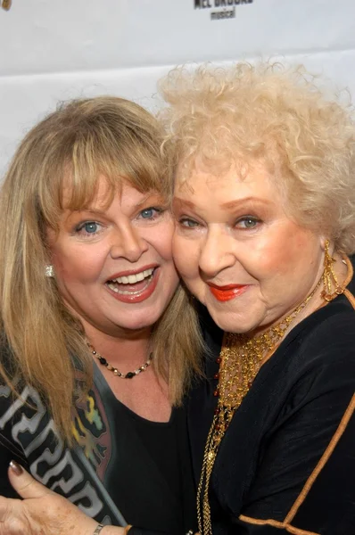 Sally Struthers y Estelle Harris — Foto de Stock