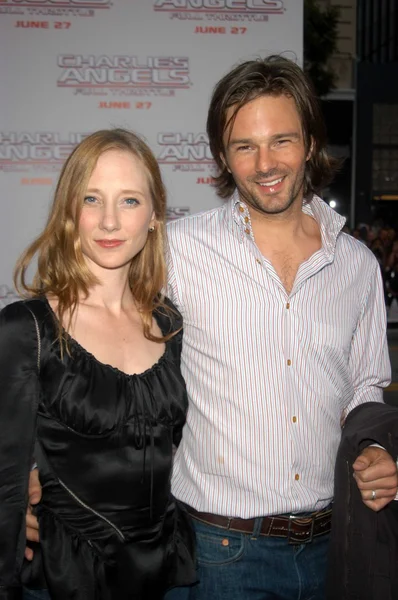 Anne heche und ehemann coleman laffoon — Stockfoto