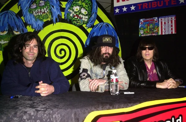 Pete Yorn, Rob Zombie and Johnny Ramone — Stock Photo, Image