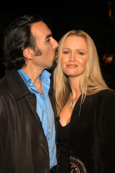 Francesco Quinn y June McCann — Foto de Stock