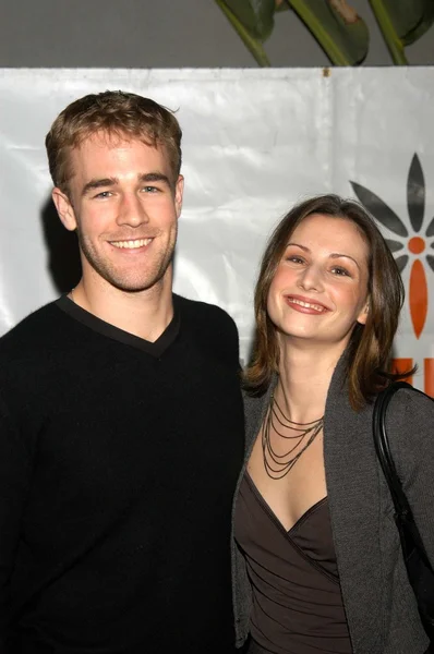 James van der beek i heather mccomb — Zdjęcie stockowe