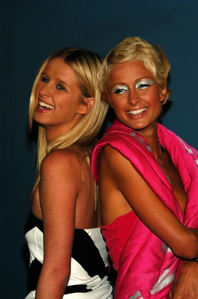 Nicky och paris hilton — Stockfoto