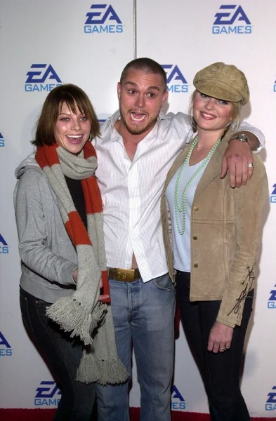 Lauren German, Clayne Crawford and friend — Stock Photo, Image