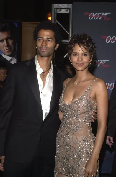 Halle berry i eric benet — Zdjęcie stockowe