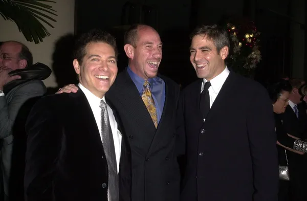 Michael Feinstein, Miguel Ferrer and George Clooney — Stock Photo, Image