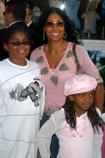 Cookie Johnson and family — Stock Photo, Image