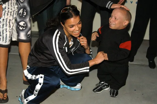 Michelle Rodriguez and Verne Troyer — Stock Photo, Image