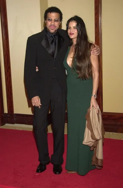 Лайонел Ричи и его жена — стоковое фото