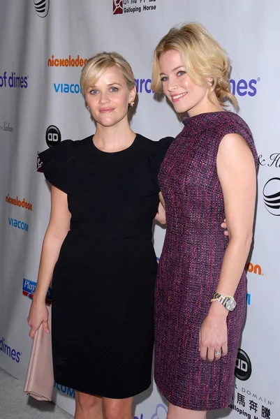 Reese Witherspoon, Elizabeth Banks — Stockfoto