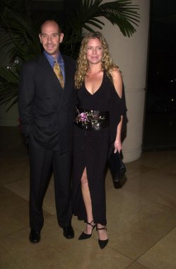 Miguel ferrer ve eşi leilani kuzukulağı