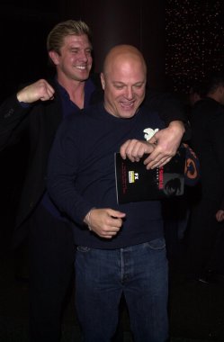 Kenneth johnson ve michael chiklis