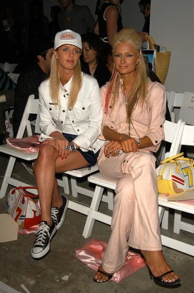 Nicky ve paris hilton — Stok fotoğraf